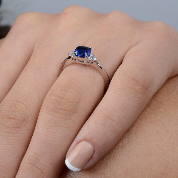 0,90 Karat Safir Pırlanta Yüzük