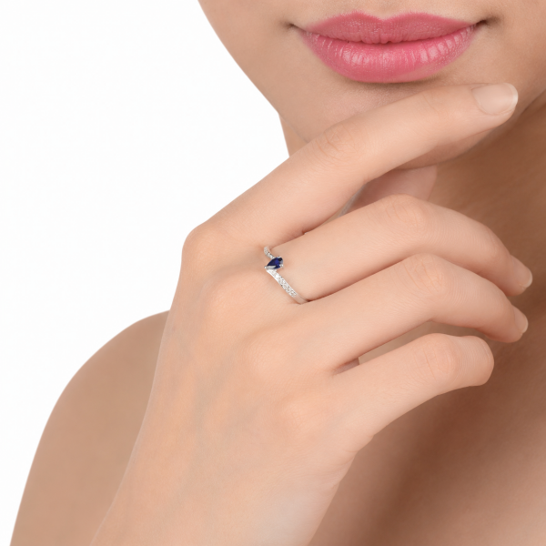 0.06 Karat Safir ve E Renk SI Pırlanta Yüzük