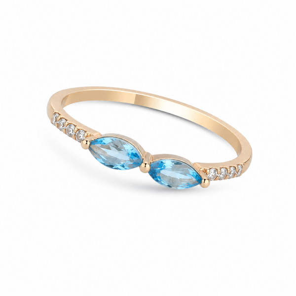 0.06 Karat Blue Topaz ve E Renk SI Pırlanta Yüzük