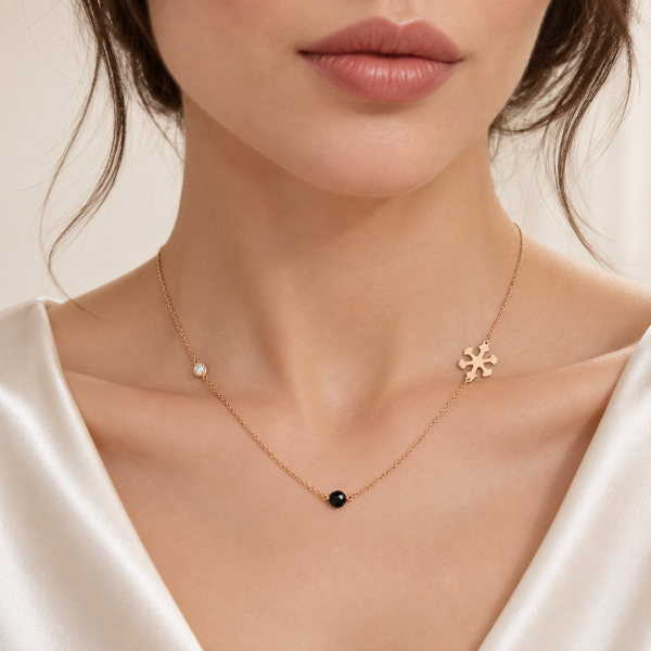 0.02 Karat Spinel ve Kar Tanesi Motifli Pırlanta Rose Altın Kolye