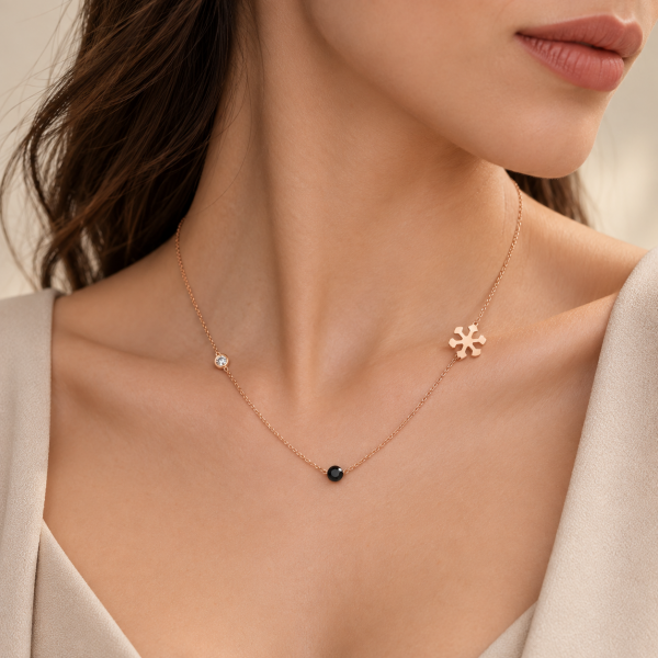 0.02 Karat Spinel ve Kar Tanesi Motifli Pırlanta Rose Altın Kolye