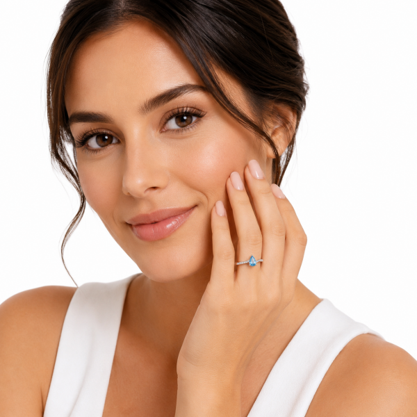 Blue Topaz Pırlanta Yüzük 0,06 Karat E Renk SI Berraklık 16 Taşlı