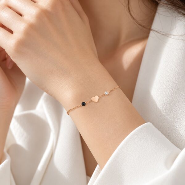 0.02 Karat G SI Pırlanta Siyah Spinel Taşlı Kalp Rose Altın Bileklik