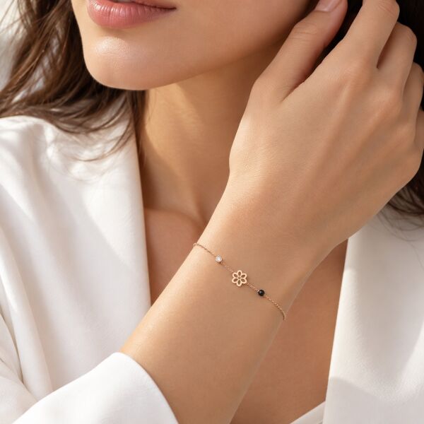 0.02 Karat G SI Pırlanta Siyah Spinel Taşlı Çiçek Rose Altın Bileklik