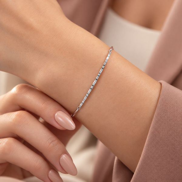 0.28 Karat Sıralı Baget Pırlanta Beyaz Altın Bileklik