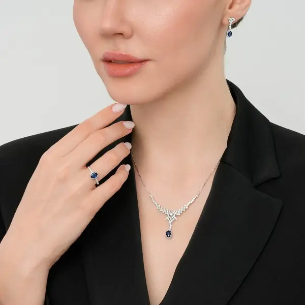 1.44 Karat Pırlanta Safir Küpe